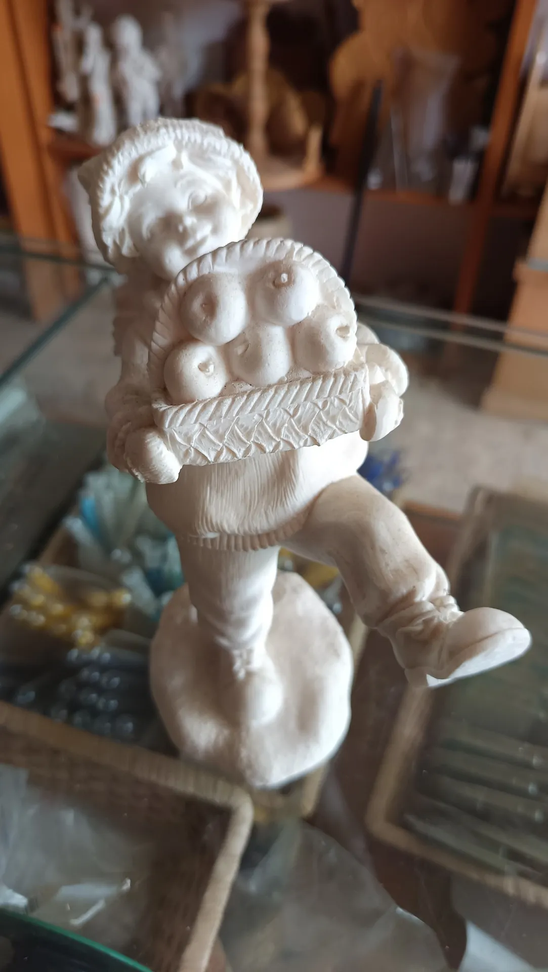 Niño manzanas marmolina 18cm