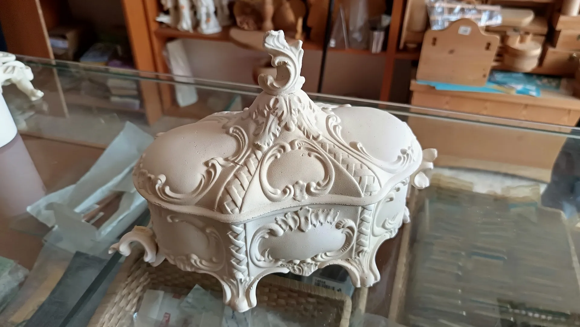 Cofre victoriano cerámica 25cm