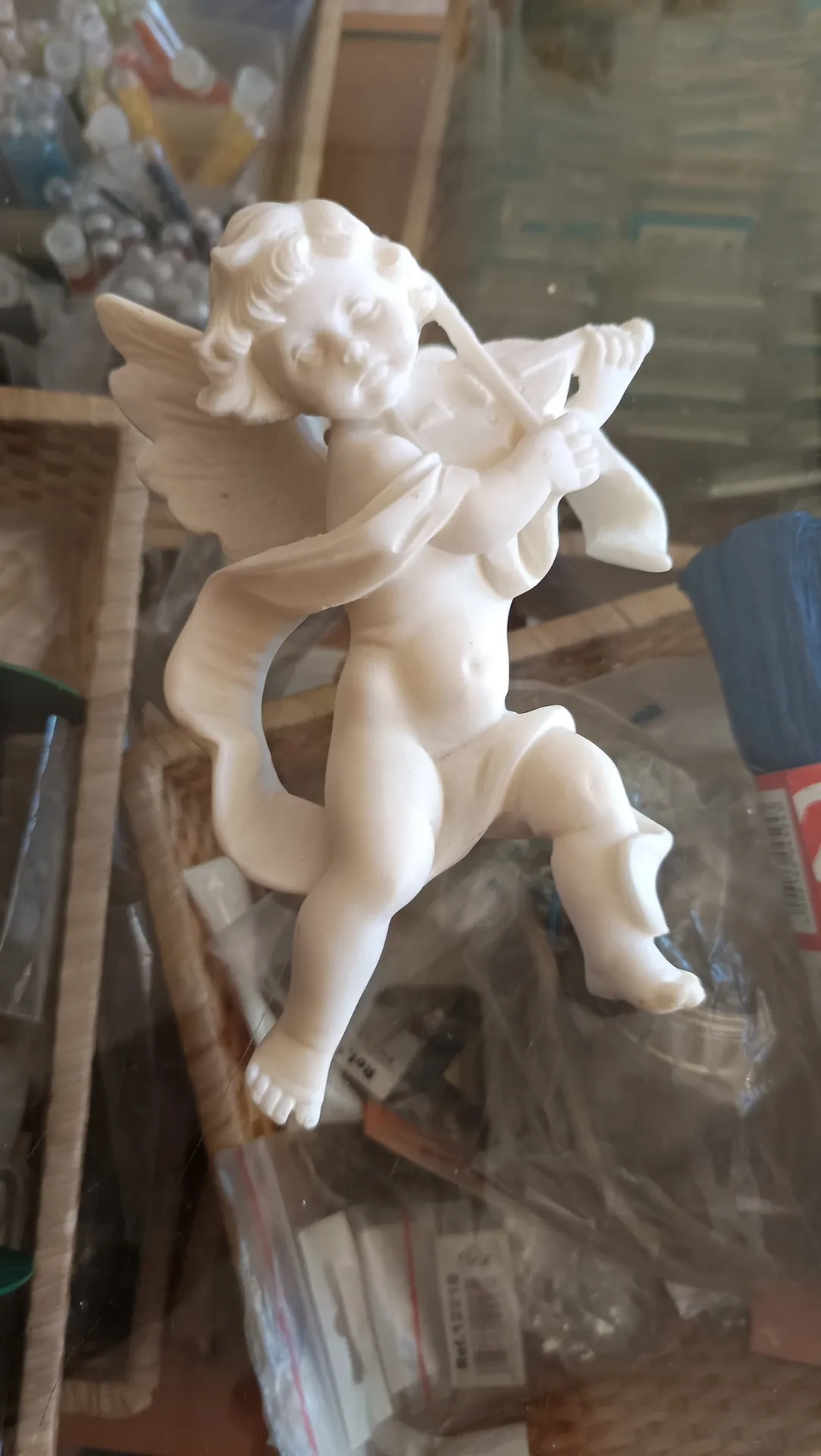 Angel marmolina con violín